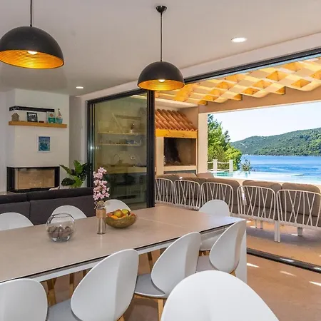 ヴィラ Beachfront Brulupes In Secluded Bay *