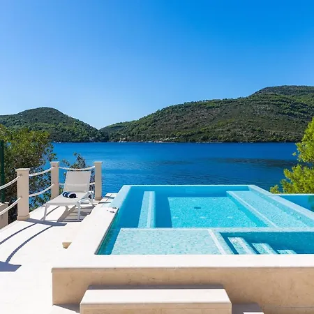 Villa Beachfront Brulupes In Secluded Bay Konstari
