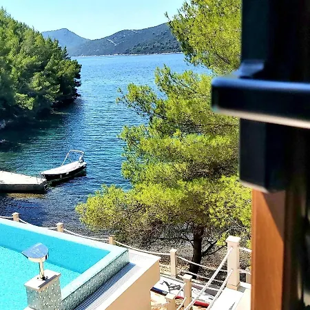 Villa Beachfront Brulupes In Secluded Bay Konstari
