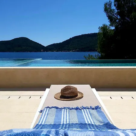 Villa Beachfront Brulupes In Secluded Bay Konstari