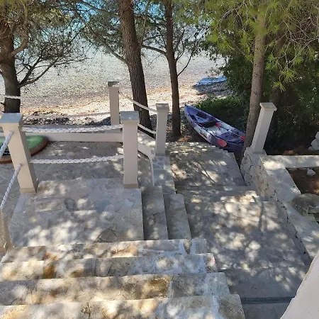 Beachfront Brulupes In Secluded Bay